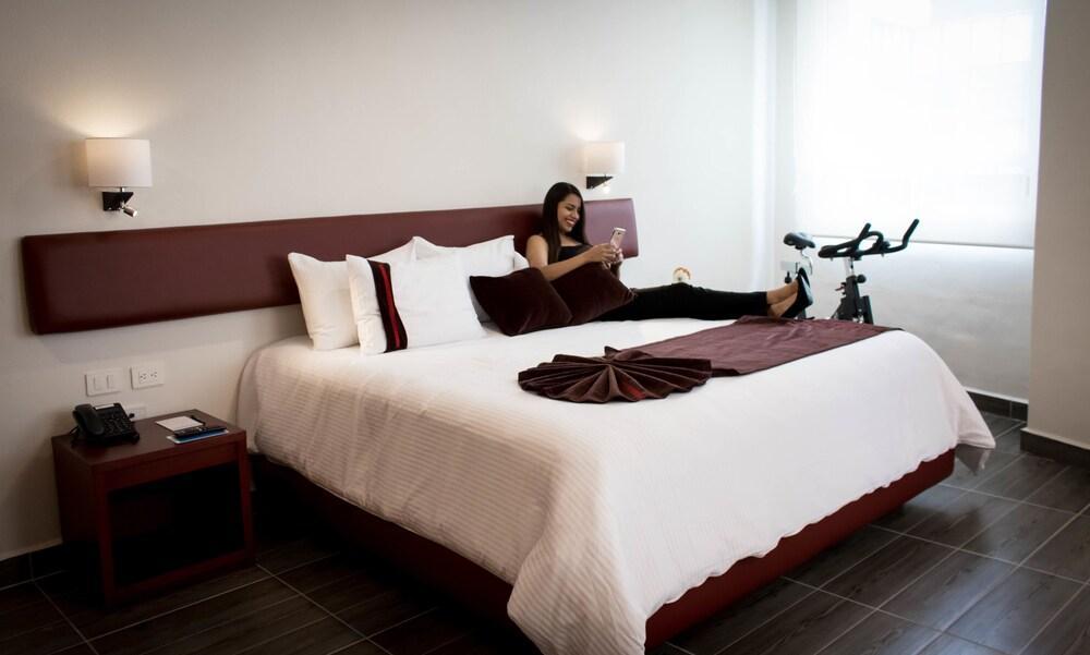 Mision Puebla Angelopolis Hotel Bagian luar foto