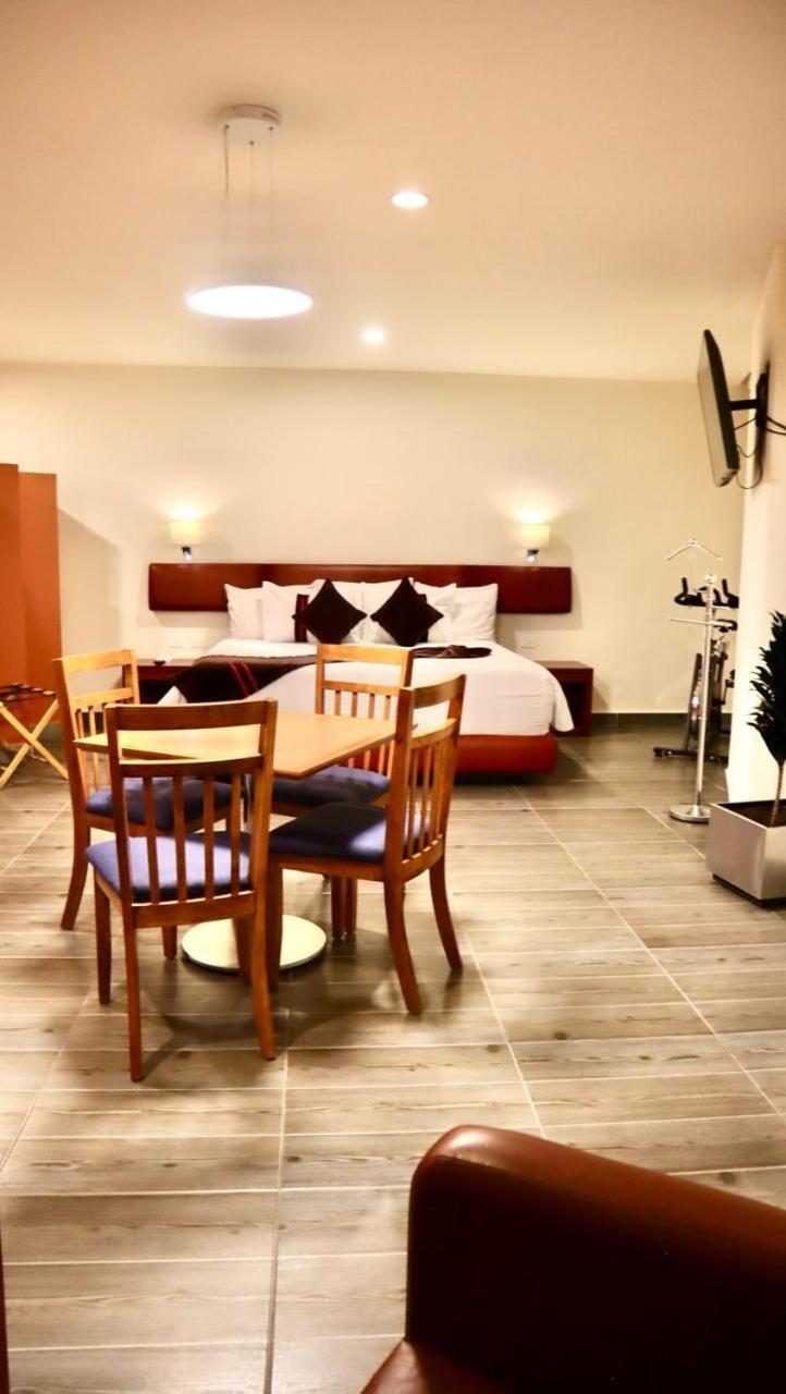 Mision Puebla Angelopolis Hotel Bagian luar foto